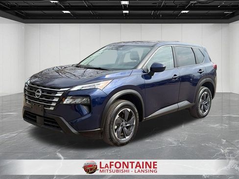 Used 2025 Nissan Rogue SV AWD/4WD image 4