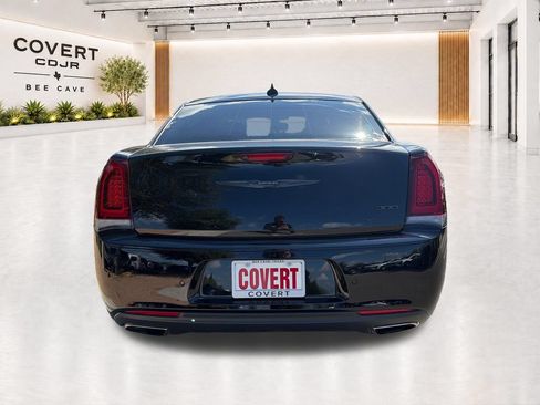 Used 2023 Chrysler 300 Touring L w/ Comfort Group RWD image 10
