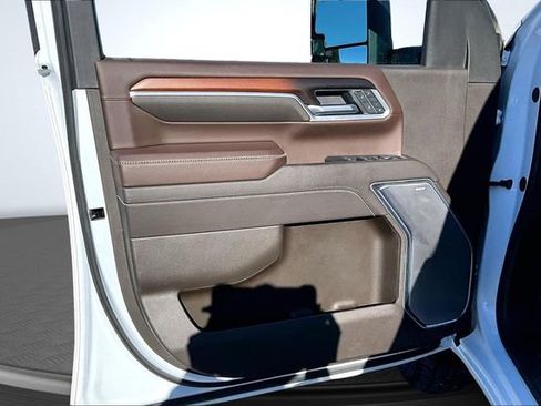 Used 2025 GMC Sierra 3500 Denali w/ Denali Reserve Package image 21