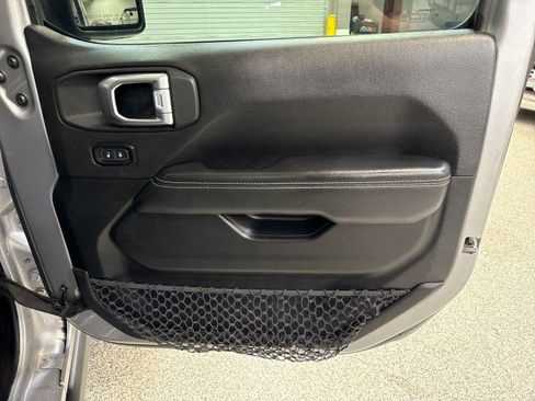 Used 2020 Jeep Gladiator Overland image 54