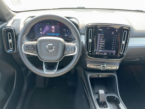 Certified 2024 Volvo XC40 B5 Core image 25