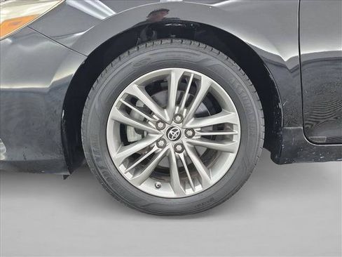 Used 2015 Toyota Camry SE FWD image 25