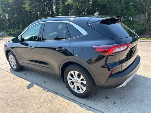 Used 2024 Ford Escape Active w/ Tech Pack #2 FWD image 3
