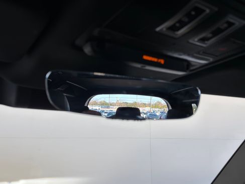 Used 2022 Land Rover Defender 110 X-Dynamic SE image 21