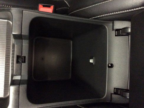 Used 2024 Jeep Grand Cherokee L Laredo image 34