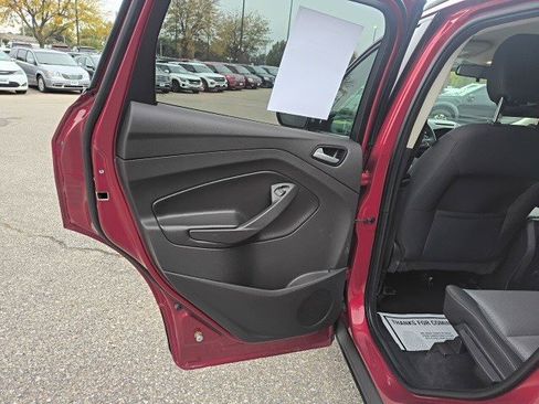 Used 2018 Ford Escape SE w/ SE Sync 3 Package image 12