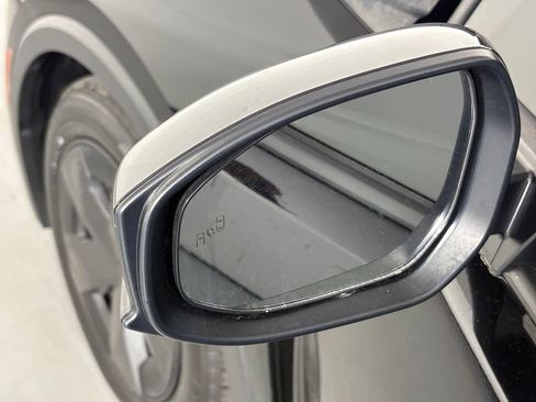 Used 2023 Toyota Prius LE FWD image 16