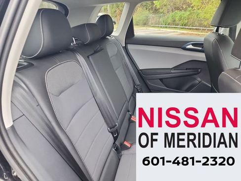 Used 2024 Volkswagen Taos SE image 25