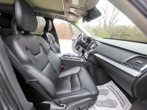 Used 2016 Volvo XC90 T5 Momentum image 12