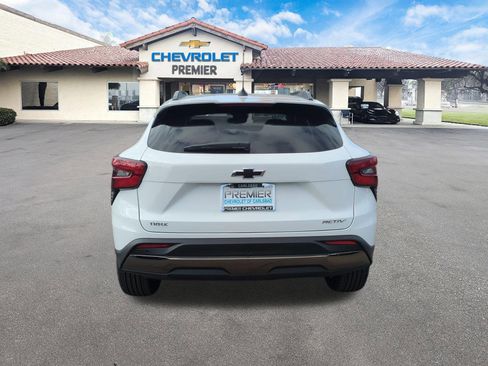 New 2026 Chevrolet Trax ACTIV w/ Sunroof Package FWD image 7