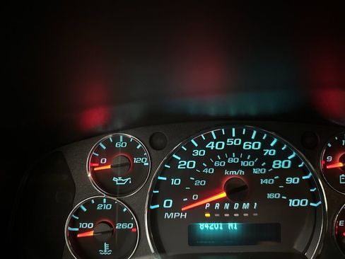 Used 2021 Chevrolet Express 2500 w/ Driver Convenience Package RWD image 43
