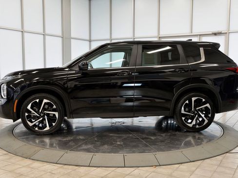 Used 2024 Mitsubishi Outlander SE image 5
