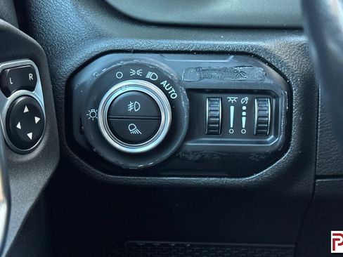 Used 2021 Jeep Gladiator Sport image 33