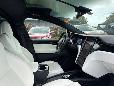 Used 2019 Tesla Model X 100D image 11
