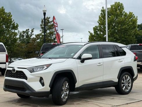 Used 2021 Toyota RAV4 XLE Premium FWD image 7