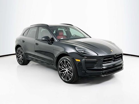 New 2025 Porsche Macan image 7