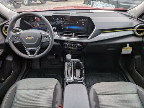 New 2026 Chevrolet Trax LT w/ Sunroof Package image 29