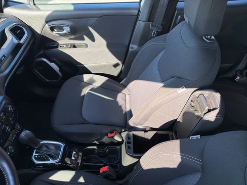 Used 2021 Jeep Renegade Latitude w/ Sun & Sound Group image 44