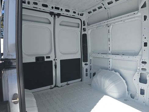 Used 2024 RAM ProMaster 2500 w/ Convenience Group FWD image 6