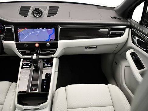 Certified 2026 Porsche Macan Turbo AWD/4WD image 23