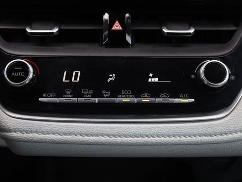 Used 2022 Toyota Corolla SE FWD image 38