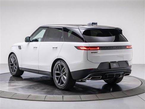 New 2026 Land Rover Range Rover Sport SE image 3