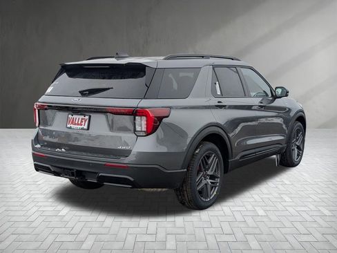 New 2026 Ford Explorer ST-Line w/ ST-Line Street Pack image 9