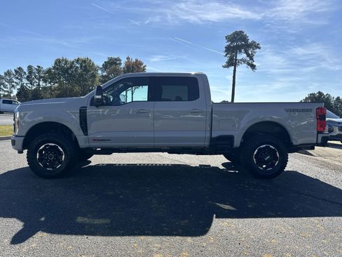 Used 2026 Ford F250 Platinum w/ Tremor Off-Road Package image 7