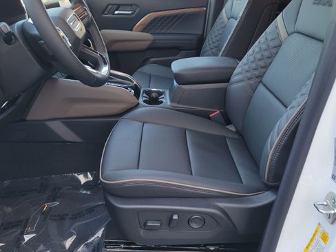 New 2026 GMC Canyon Denali AWD/4WD image 8