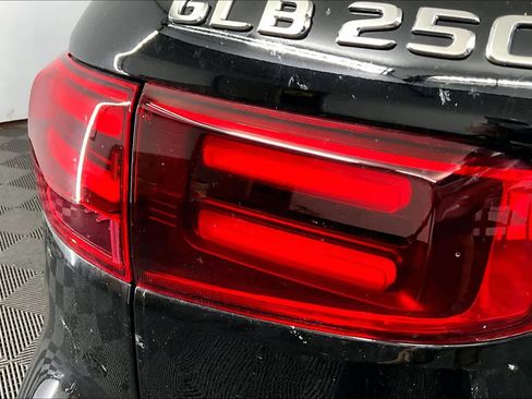 New 2026 Mercedes-Benz GLB 250 image 6