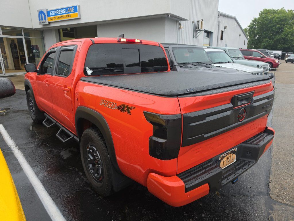 Used 2025 Nissan Frontier PRO-4X w/ Pro Convenience Package AWD/4WD image 5