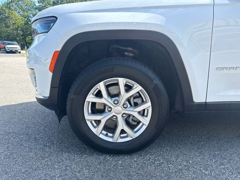 Used 2023 Jeep Grand Cherokee L Limited AWD/4WD image 7