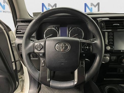 Used 2020 Toyota 4Runner Venture w/ Moonroof Package AWD/4WD image 12