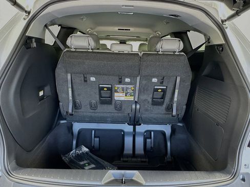 New 2026 Toyota Sienna XLE image 25