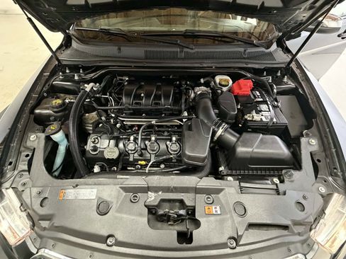 Used 2018 Ford Taurus Limited FWD image 22
