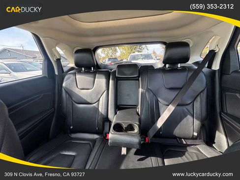 Used 2020 Ford Edge Titanium image 16