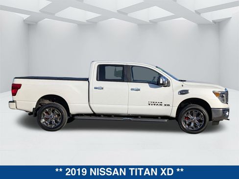 Used 2019 Nissan Titan SL w/ Texas Titan Edition image 3