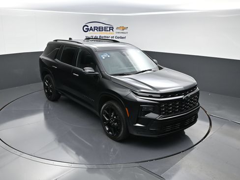 Certified 2024 Chevrolet Traverse RS w/ LPO, Floor Liner Package AWD/4WD image 1