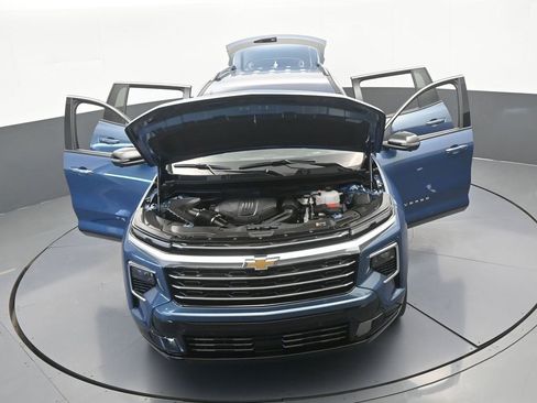 Used 2025 Chevrolet Traverse High Country FWD image 83