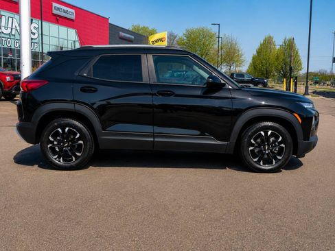 Used 2023 Chevrolet TrailBlazer LT w/ Convenience Package FWD image 11