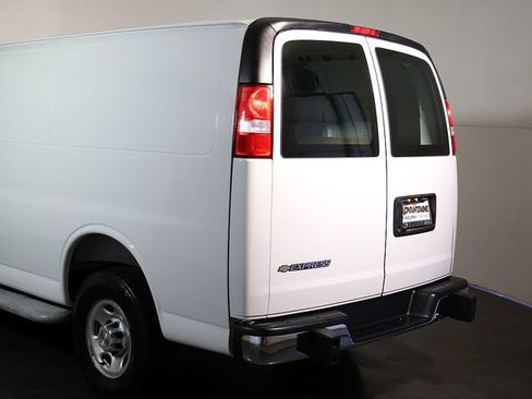 Used 2025 Chevrolet Express 2500 w/ Driver Convenience Package RWD image 11