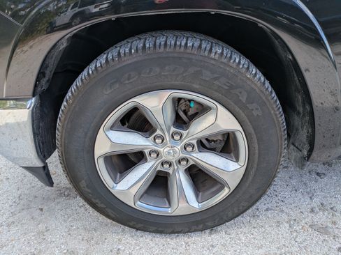Used 2019 RAM 1500 Limited RWD image 12