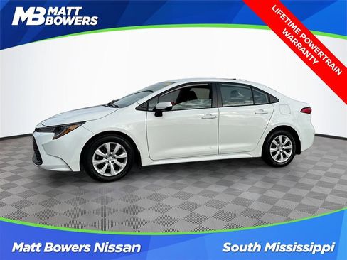 Used 2024 Toyota Corolla LE image 1