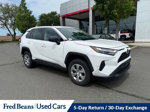 Used 2023 Toyota RAV4 LE AWD/4WD image 2