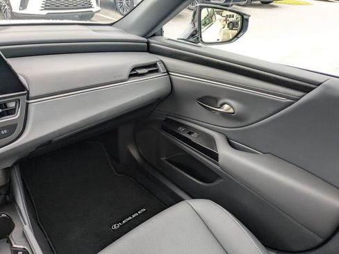 Certified 2025 Lexus ES 350 w/ Premium Package image 16