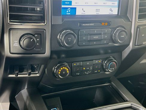 Used 2019 Ford F250 XLT w/ XLT Premium Package AWD/4WD image 15