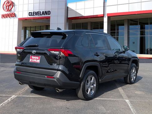Used 2025 Toyota RAV4 XLE image 7