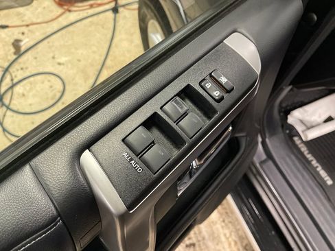 Certified 2019 Toyota 4Runner SR5 Premium AWD/4WD image 15