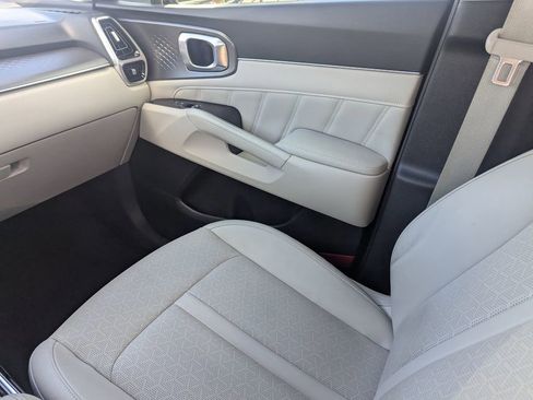 Used 2023 Kia Sorento SX image 14