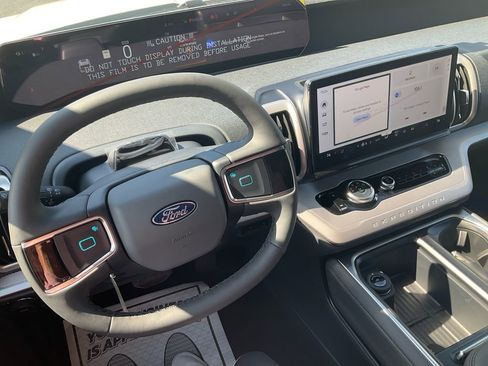 New 2026 Ford Expedition Max Active image 25